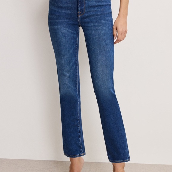 Good American Blue Straight Leg Jeans - Picture 11 of 16